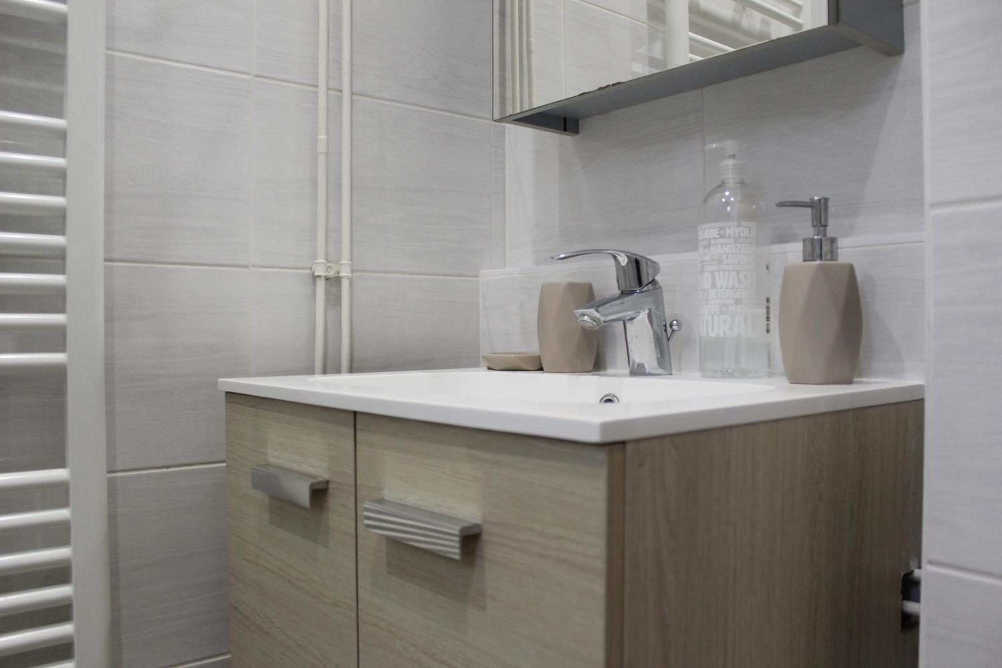 Logement Calme + Stationnement Троа Екстериор снимка
