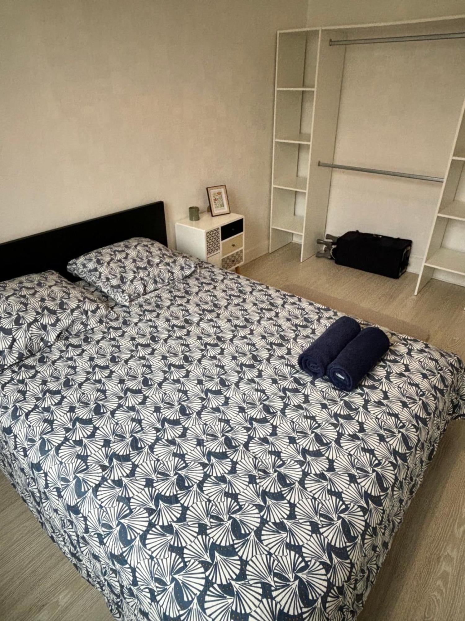 Logement Calme + Stationnement Троа Екстериор снимка